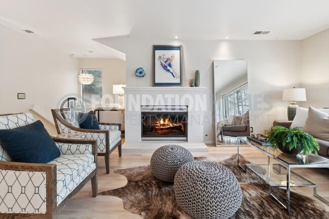 Photo - Tranquil Corte Madera Townhouse! DECK! 2 C...