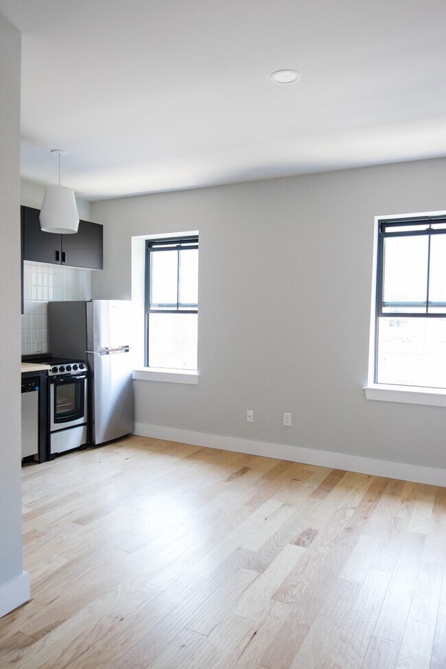 Photo - 2121 East Dauphin Street