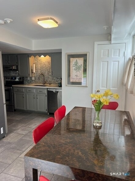 Photo - 437 Hulls Farm Rd