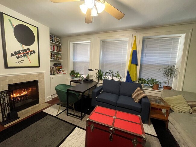 Photo - 640 W Waveland Ave Unidad 1E