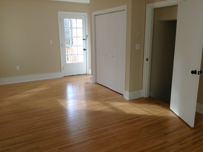 Photo - 1335 Whitethorn St