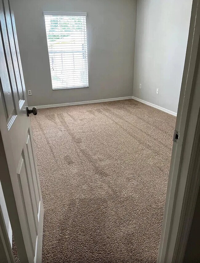 Photo - 8528 Edgewater Pl Blvd