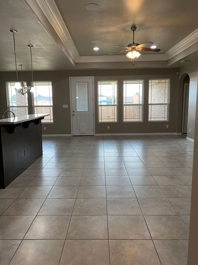 Photo - Beautiful 4 Bedroom in Desert Ridge