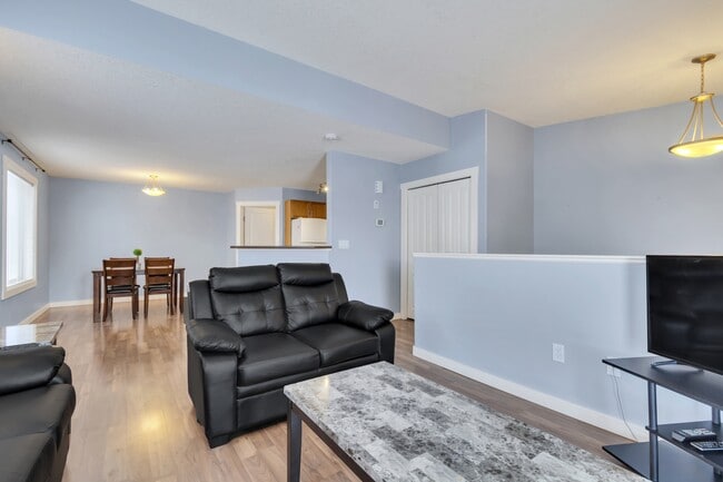 Photo - 9230 93 Ave Unit 103