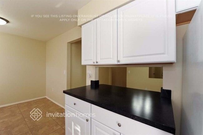 Photo - 1830 E Oakwood Loop