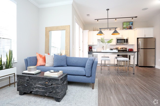 1BR, 1BA - 630 SF - Living Room