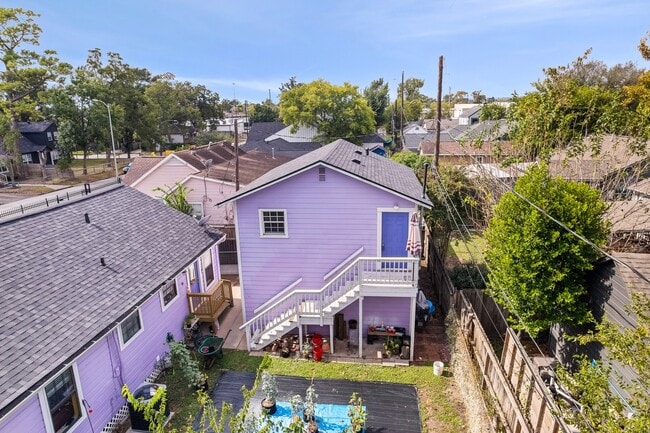 Photo - 319 Moody St