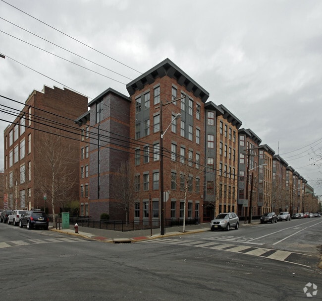 Photo - Huntington Condominiums