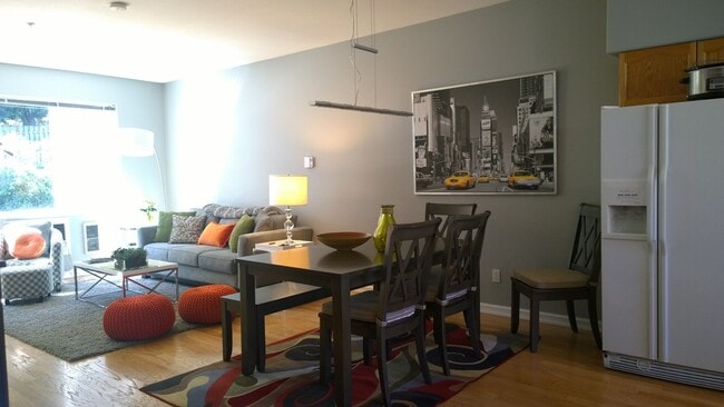 Photo - Beautiful Murrayhill Townhome with Dual Primary Suites & Private Backyard!