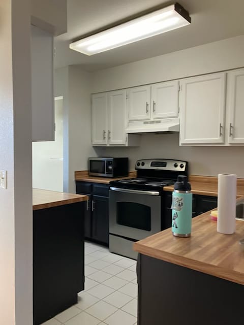 Building Photo - 6804 S Independence St