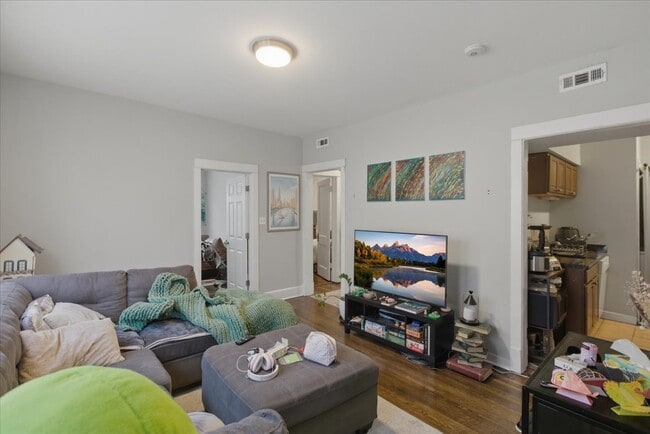 Photo - 4000 N Southport Ave Unidad 3