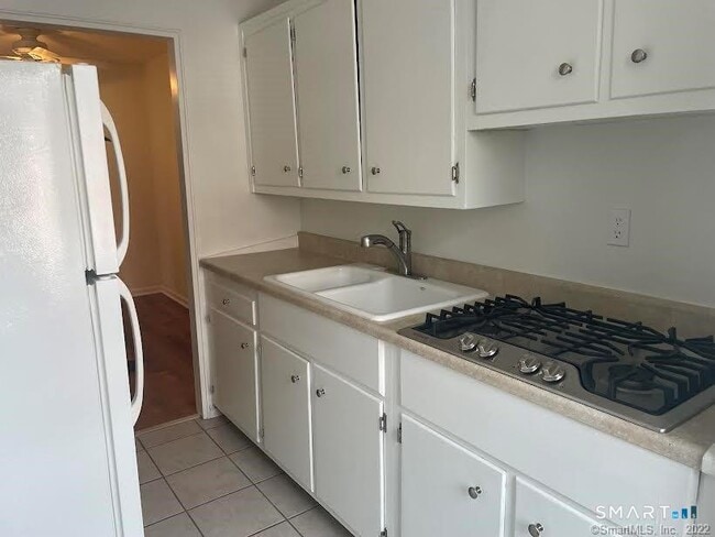 Photo - 39 Glenbrook Rd Unit 2R