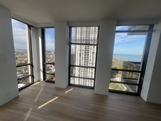 Photo - 1660 N La Salle Dr Unit 2812