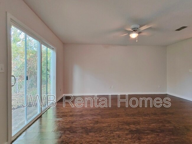 Photo - 650 Herman St