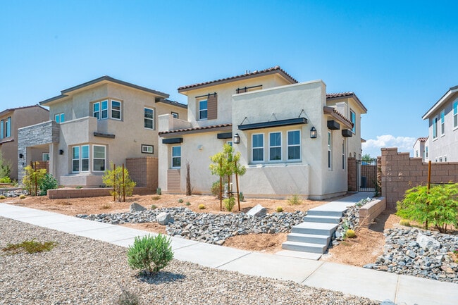 Building Photo - Turnkey Furnished 4BR Home in Palm Desert ...