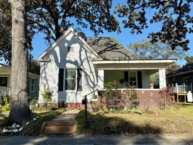 Building Photo - 2313 Bailey Ave