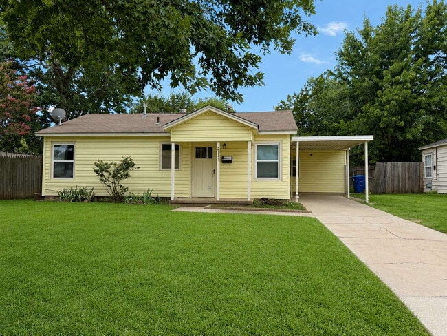 Building Photo - 3-Bed, 2-Bath Home in Midwest City