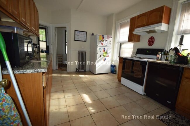 Photo - 1247 Beacon St Unit 3