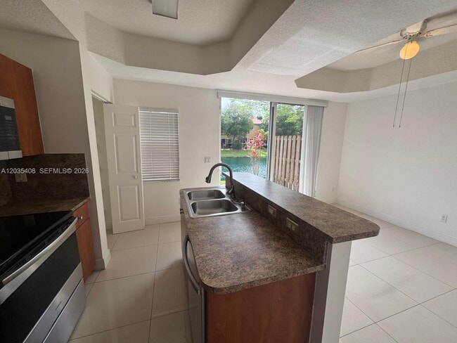 Photo - 4941 Tradewinds Ter