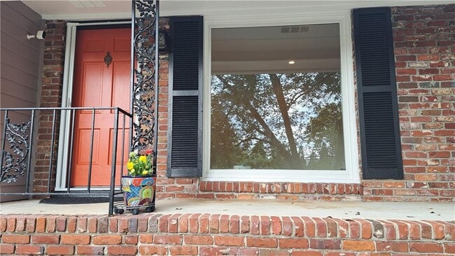 Photo - 1176 Converse Dr NE