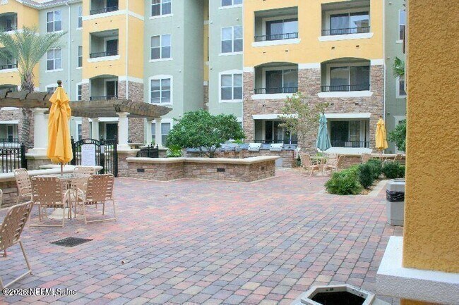 Photo - 8539 Gate Pkwy W Unit 9411