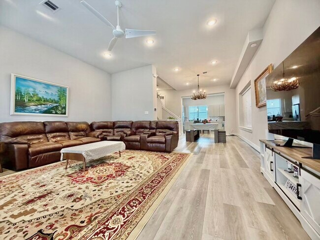 Photo - 1254 N Post Oak Rd