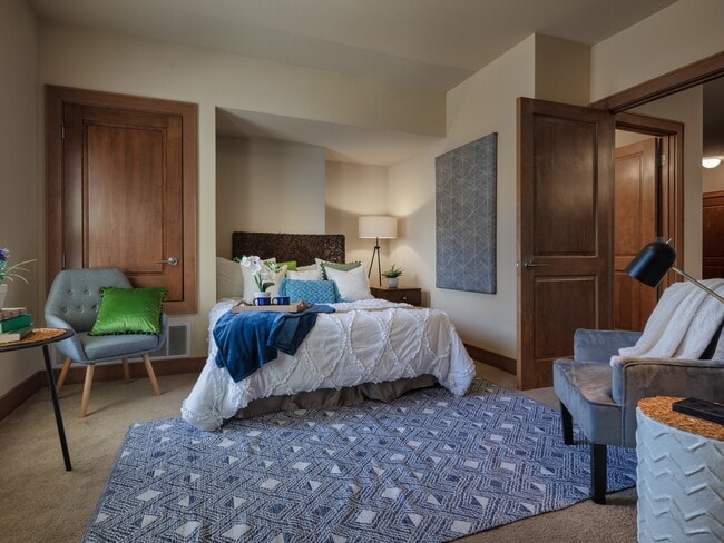 Brownridge Bedroom