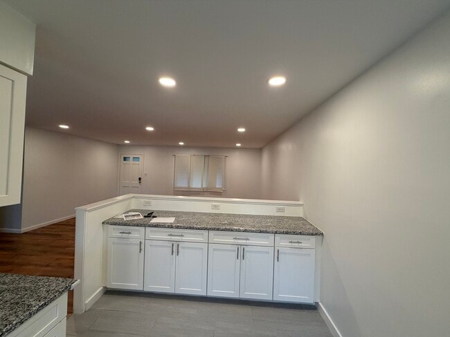 930 Dorncliff Ln