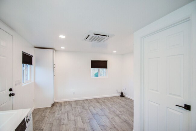 Photo - 322 N 17th Dr Unidad 322 N 17th Dr #2