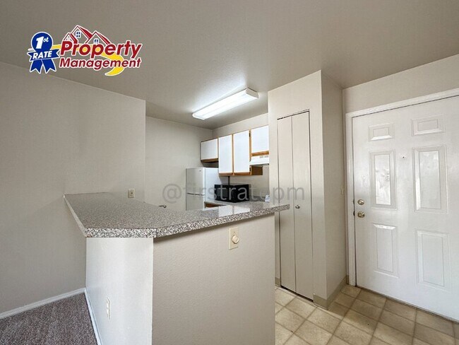 Photo - 870 W. Belmont Street Unidad #203