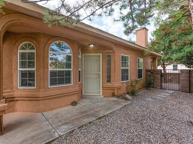 Photo - 8543 Murrelet Dr NE