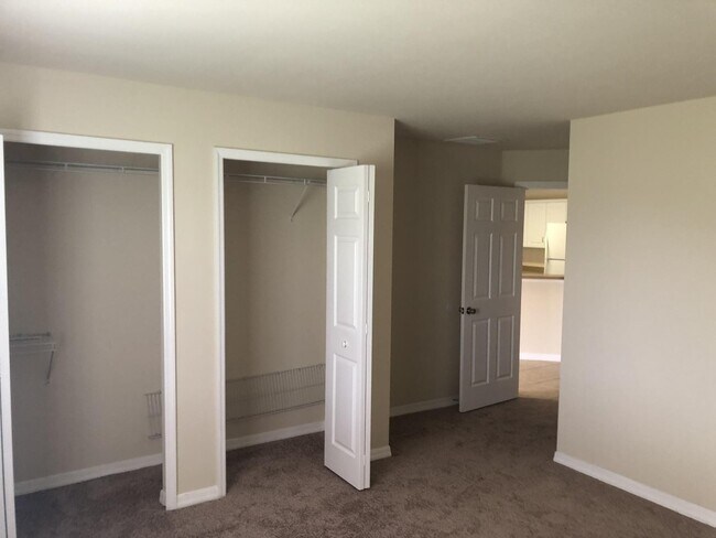 Photo - 2/2 plus Den Duplex with a 1 car Garage Unit 2105 Andalusia Blvd