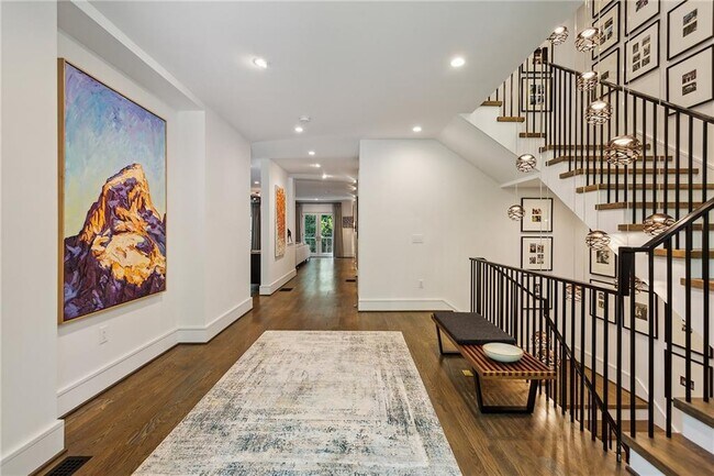 2525 Peachtree Rd NE