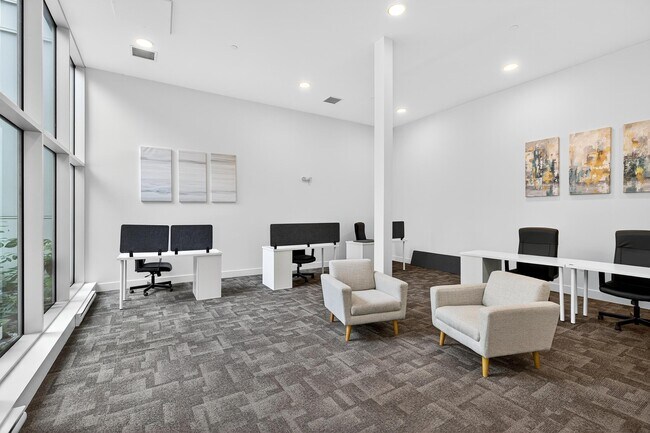 Photo - 8447 202 St Unit 301