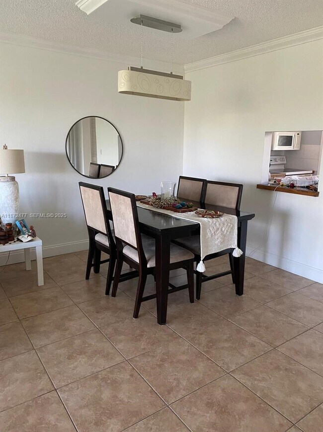 Photo - 300 NE 14th Ave Unidad 505