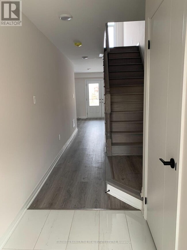 Photo - 94 Ambereen Pl