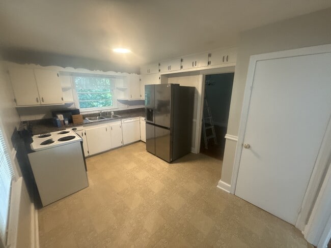 Photo - 139 Winthrop Dr