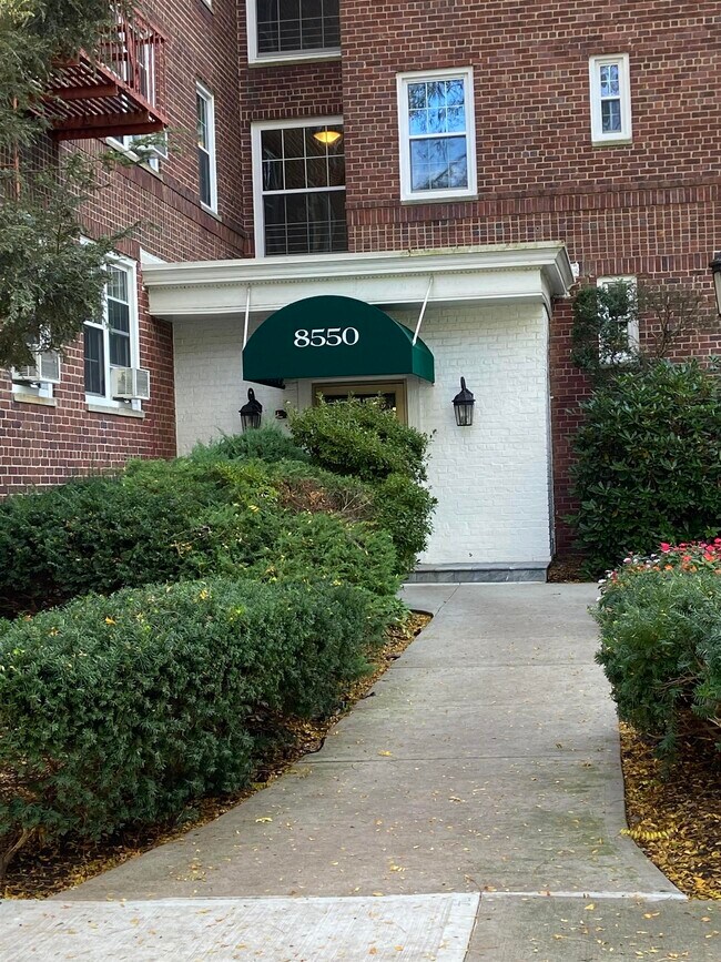 Photo - 8550 JFK Blvd E