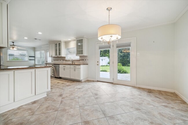 Photo - 1124 Springrock Ln