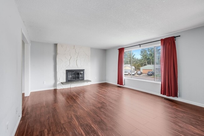 Photo - Beautiful 4 bed, 3 bath rental home in North Central Gresham!