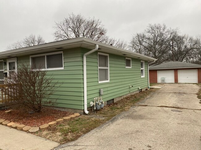 Building Photo - 1801 S Missouri Ave Unit 1801