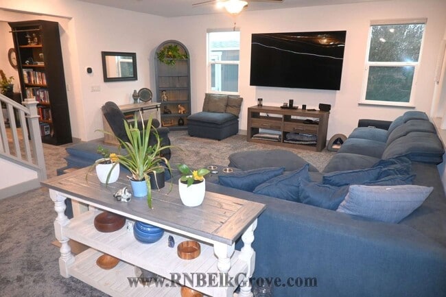 Photo - 10060 Carinata Dr