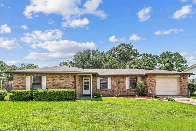 Building Photo - Minutes to NAS Pensacola & Corry Station – Convenient Coastal Living