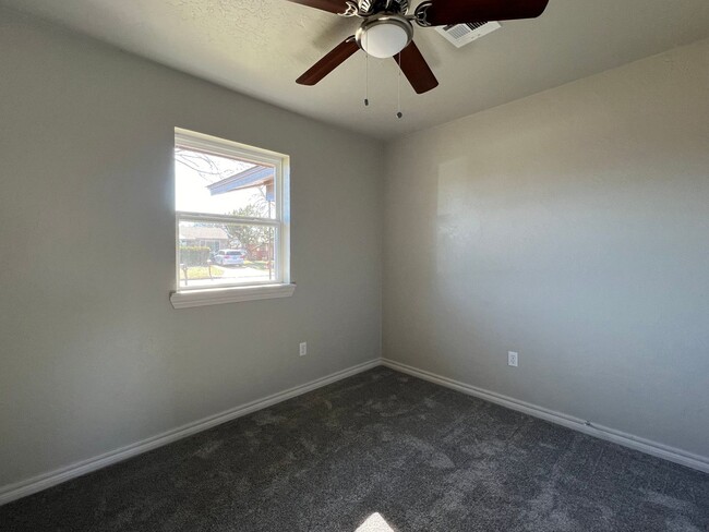 Photo - 5813 NW Elm Ave