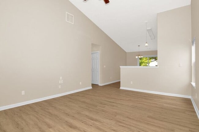 5 Ashwood Cir