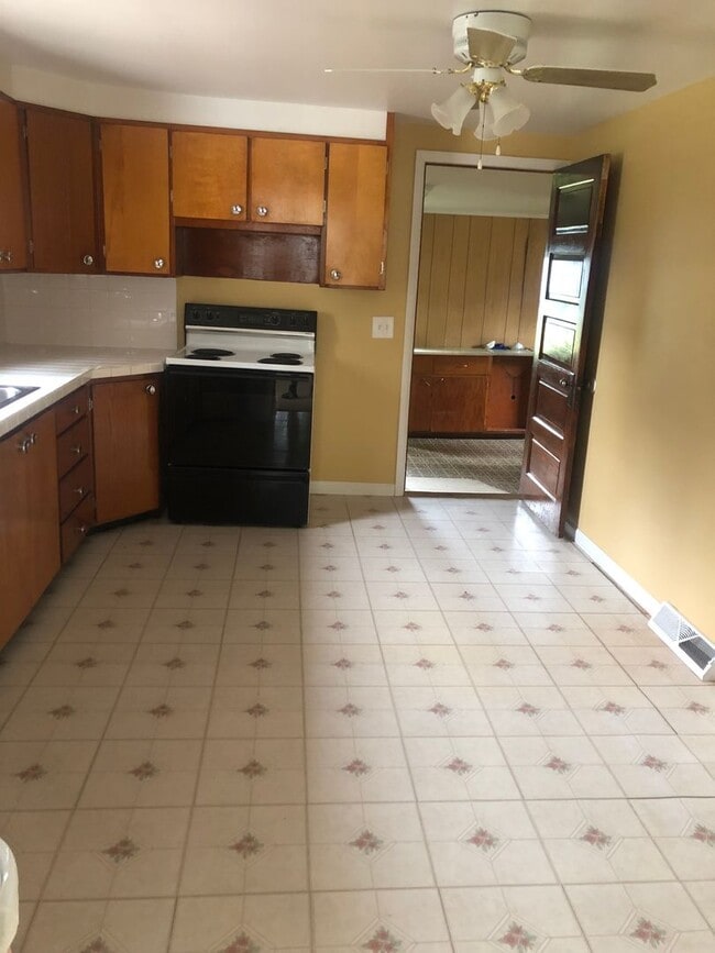 Photo - 1018 Aldrich St S