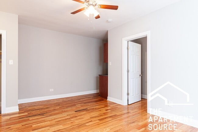 Photo - 949 W Cornelia Ave Unit 1D