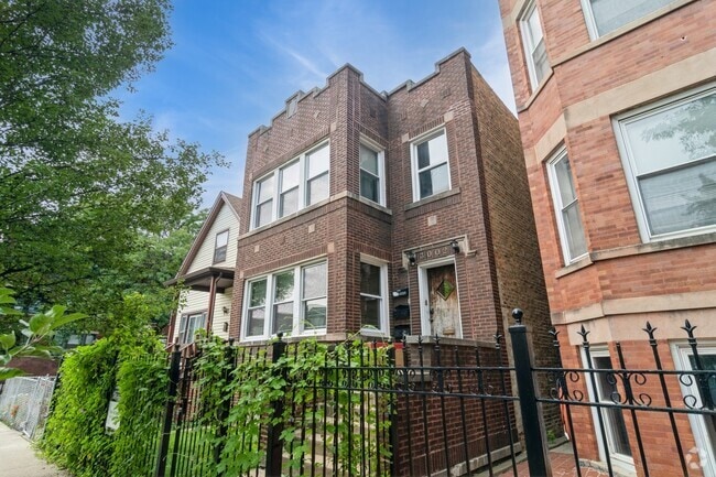 Building Photo - 3002 N Troy St Unit 1 Rental