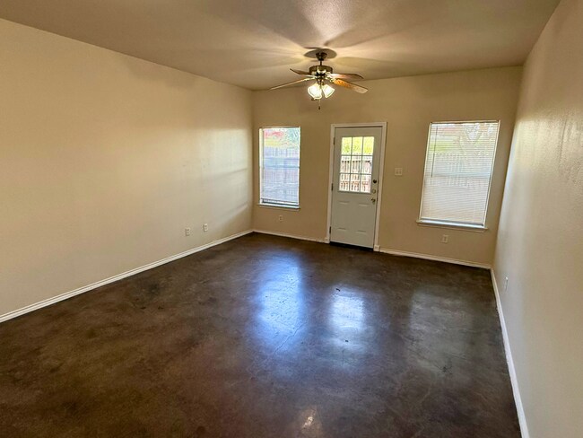 Photo - 10822 Mathom Landing Unidad Mathom Landing #3-10822