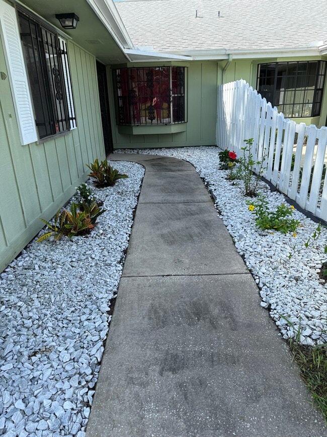 Photo - 84 Lake Fairgreen Cir